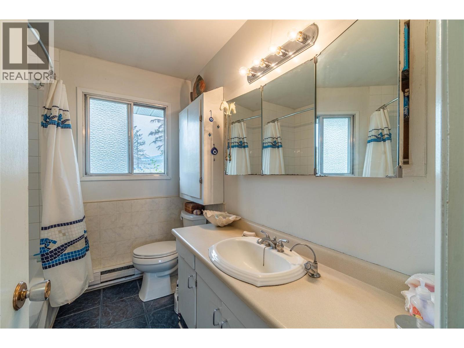 6009 WEST TRANS CANADA Highway - 13