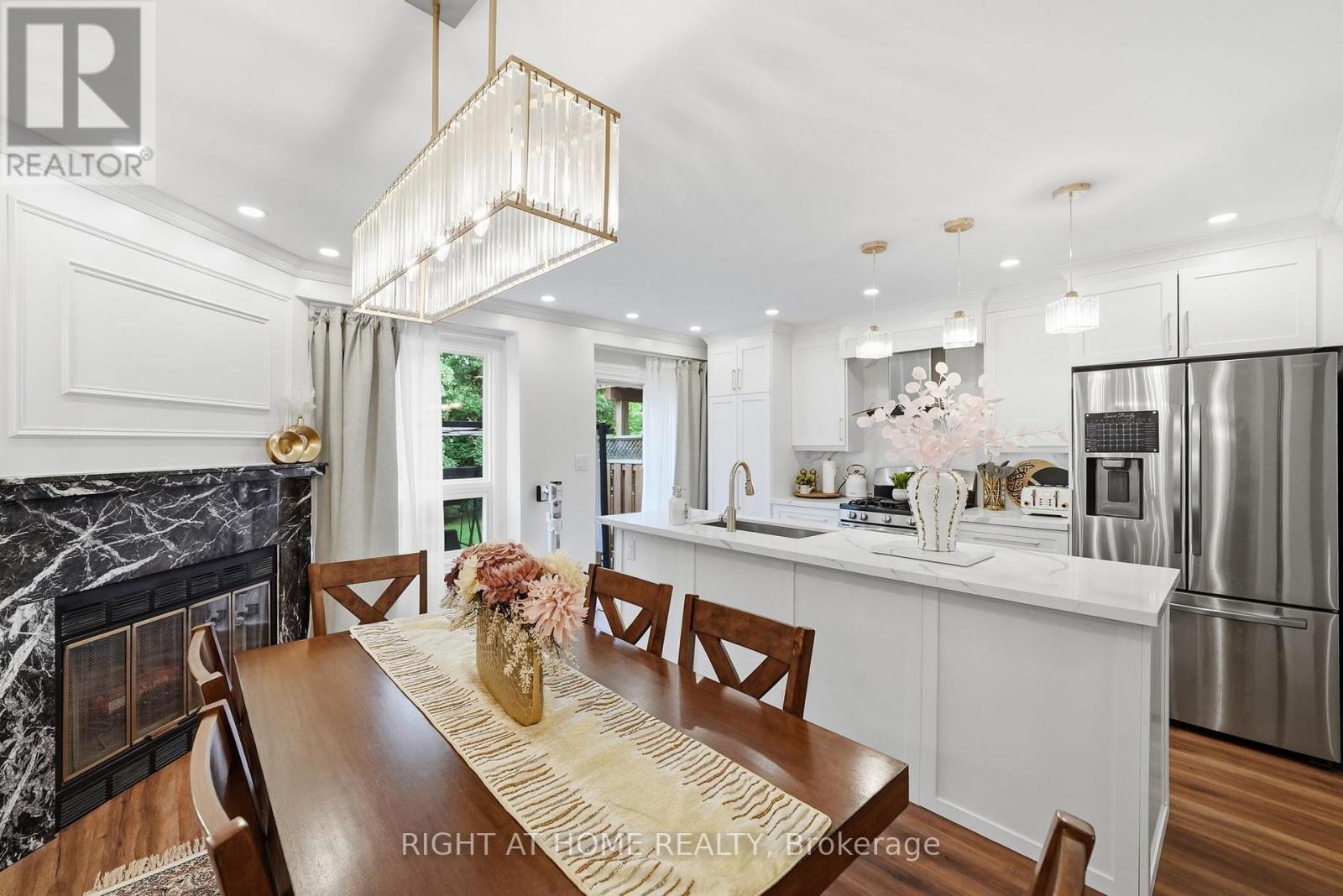 #44 2272 MOWAT AVENUE - 22