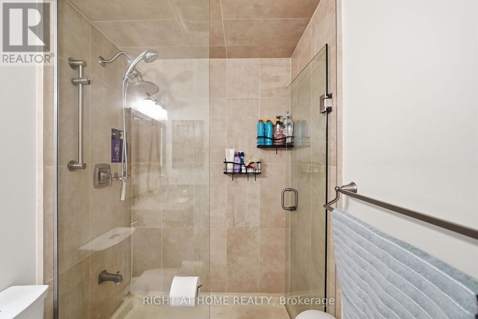 #44 2272 MOWAT AVENUE - 30