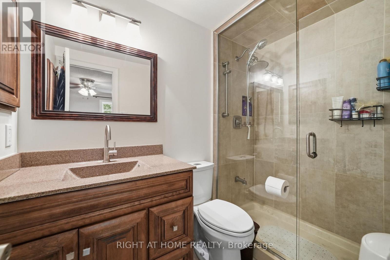#44 2272 MOWAT AVENUE - Image 33