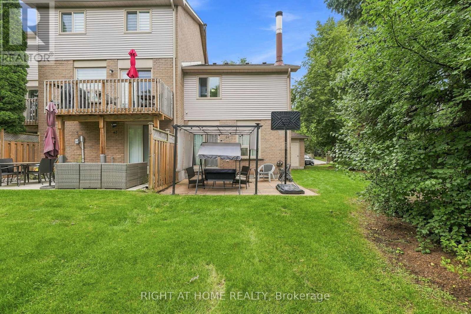 #44 2272 MOWAT AVENUE - 38