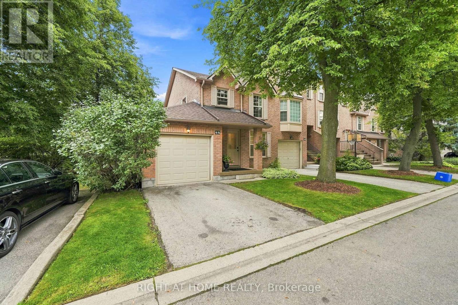 #44 2272 MOWAT AVENUE - 4