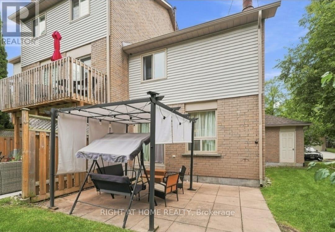 #44 2272 MOWAT AVENUE - 42