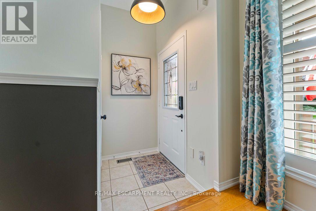 253 GATWICK DRIVE - 4