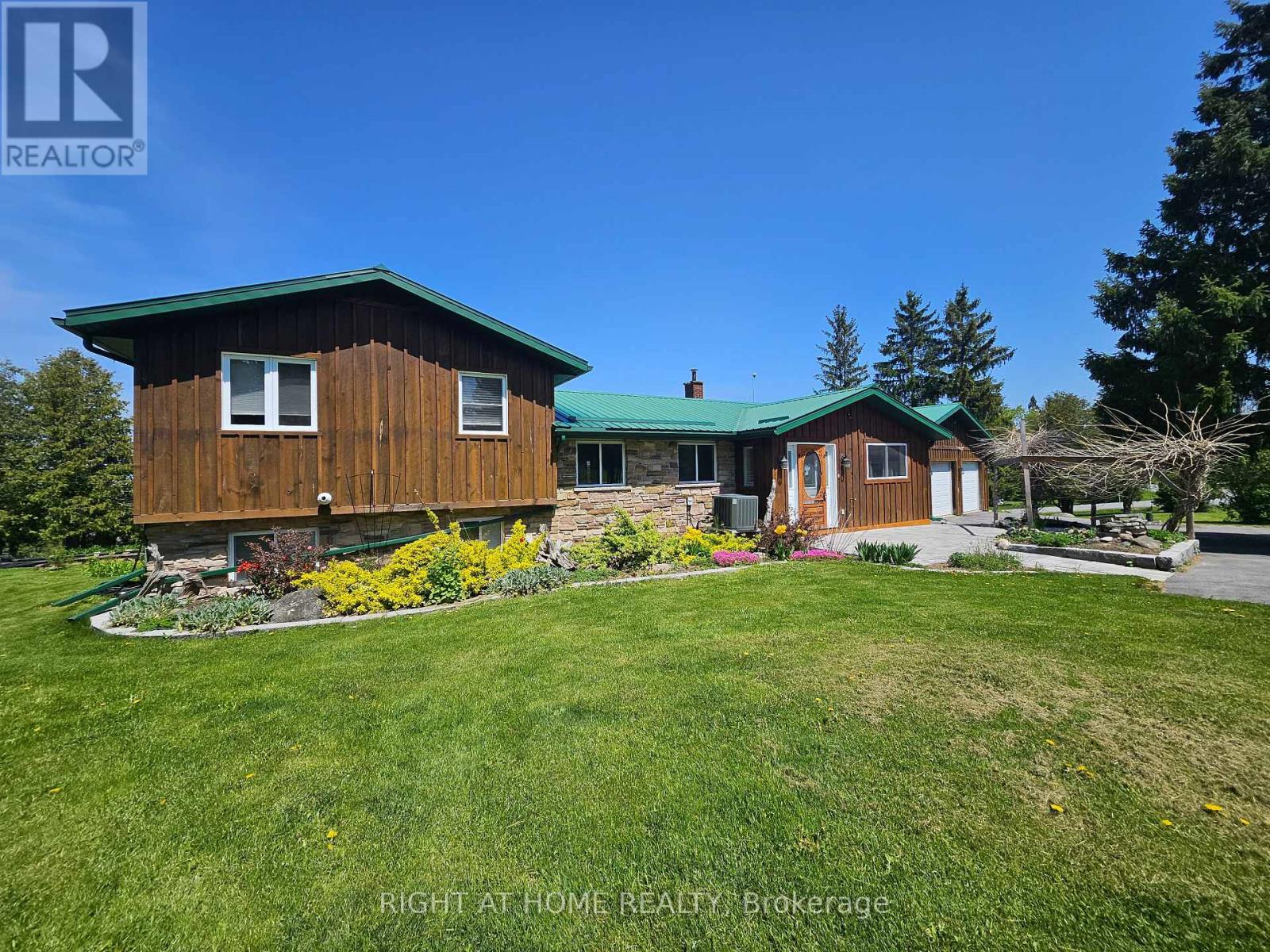 152 GRANDVIEW DRIVE - 3