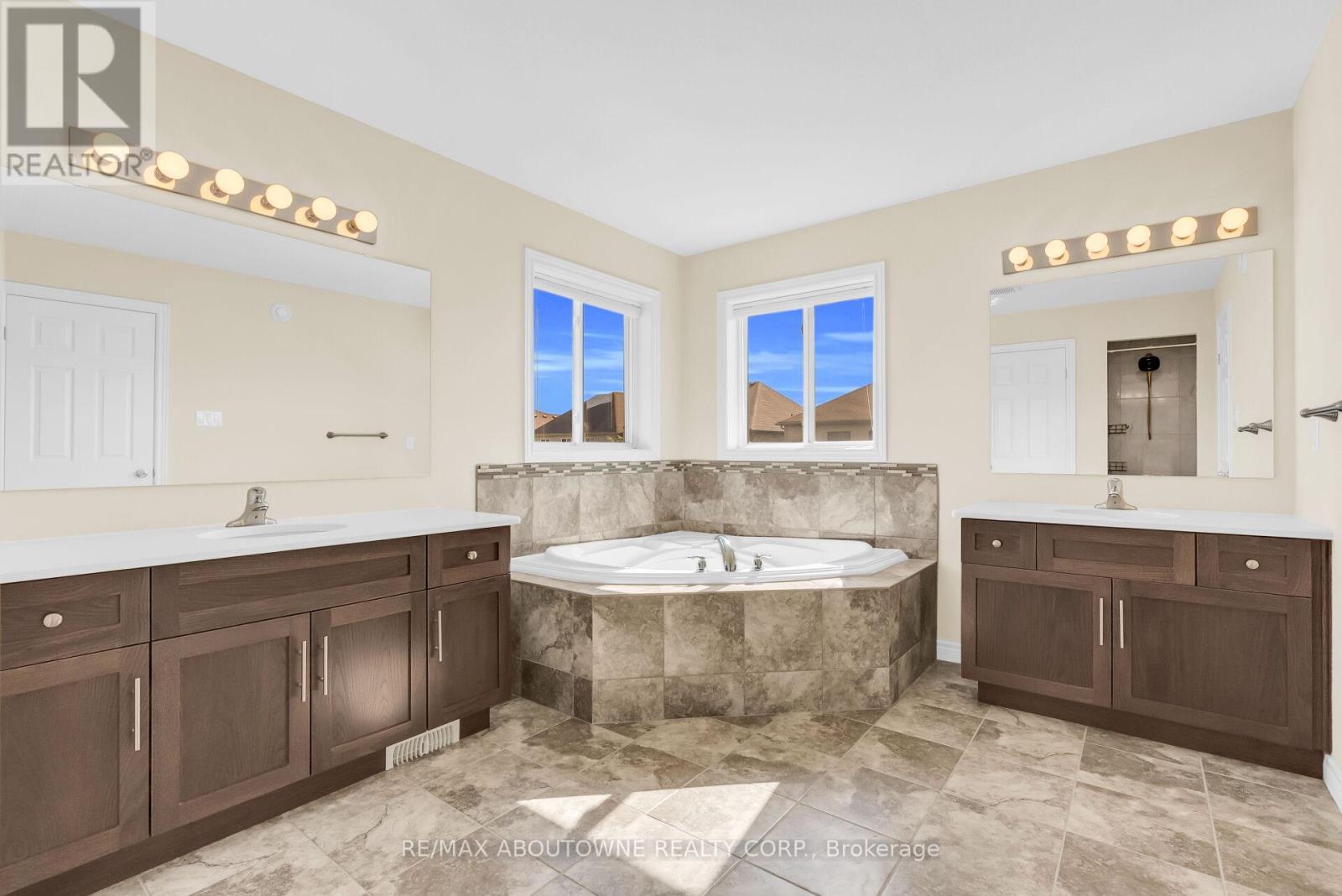 94 AMBROUS CRESCENT - Image 27