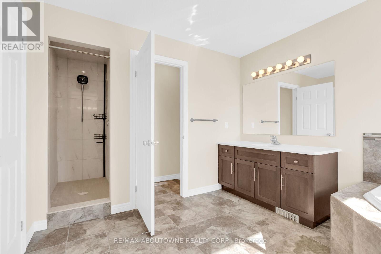 94 AMBROUS CRESCENT - Image 28