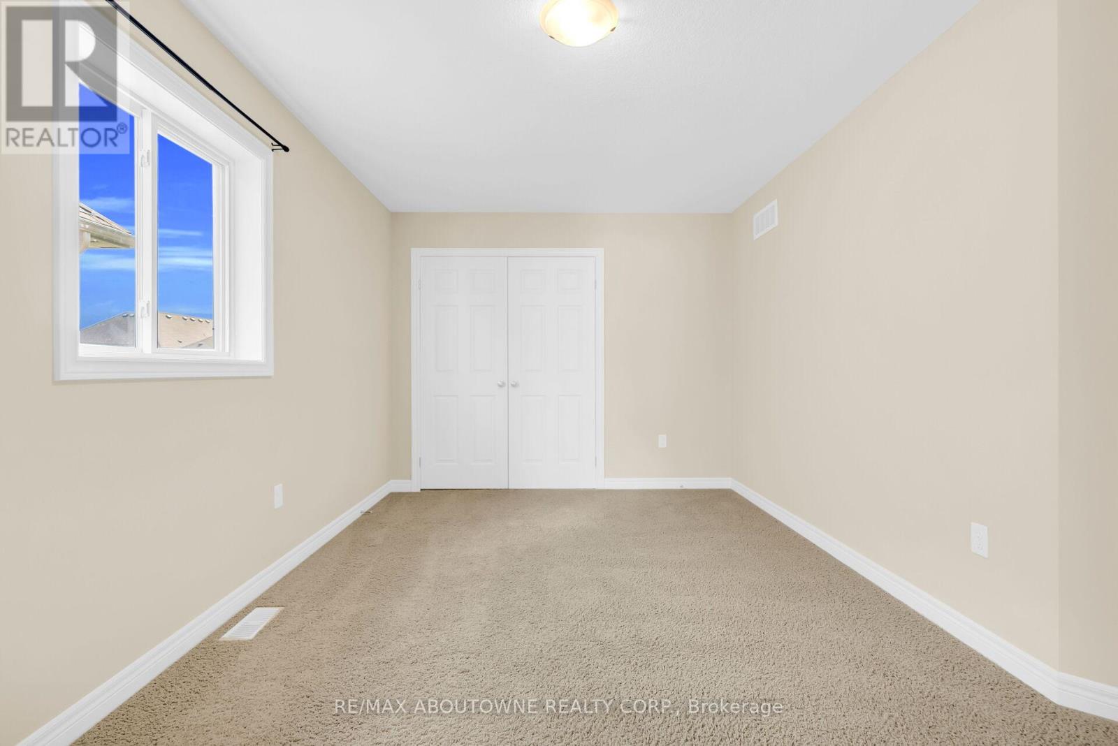 94 AMBROUS CRESCENT - Image 32