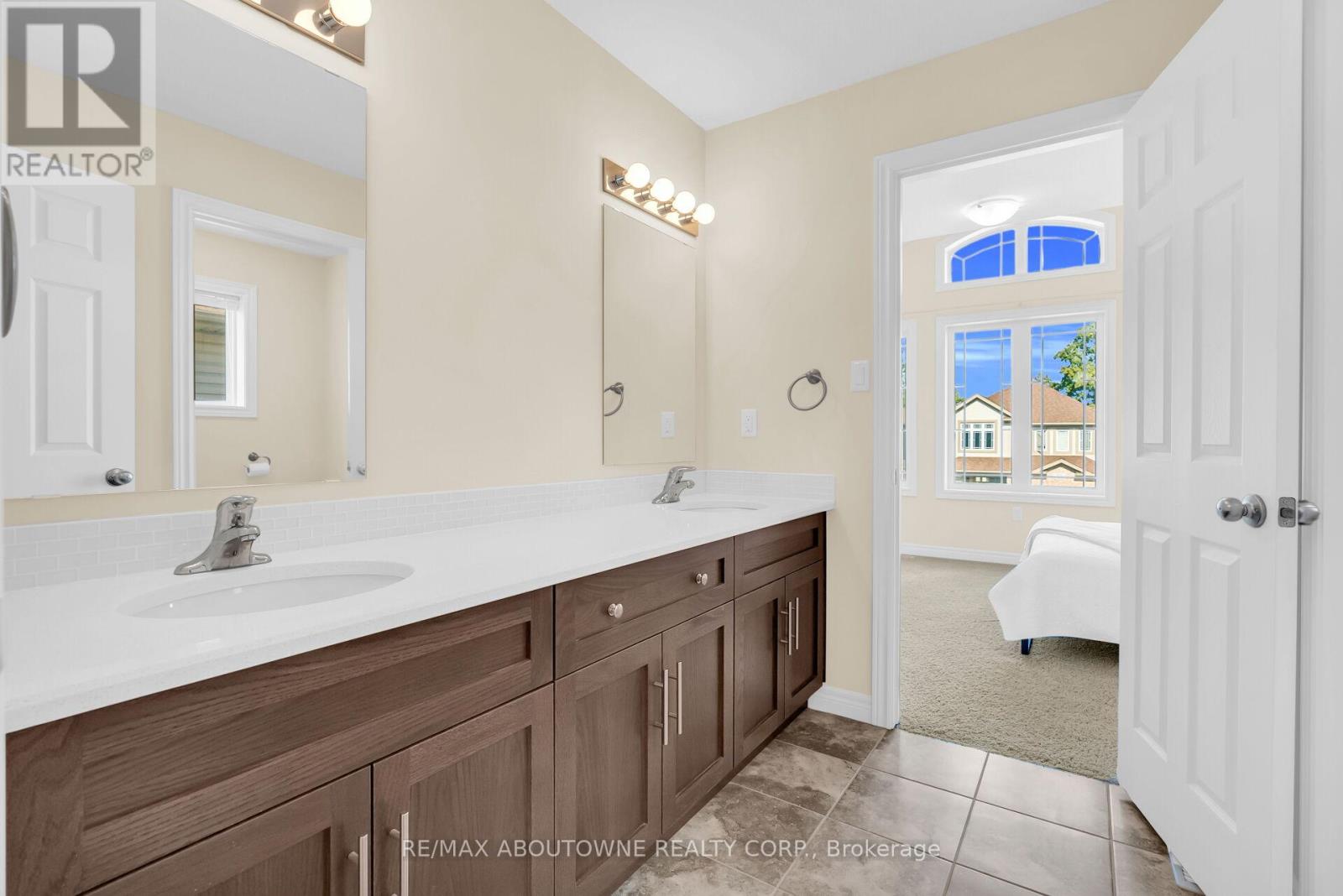 94 AMBROUS CRESCENT - Image 34