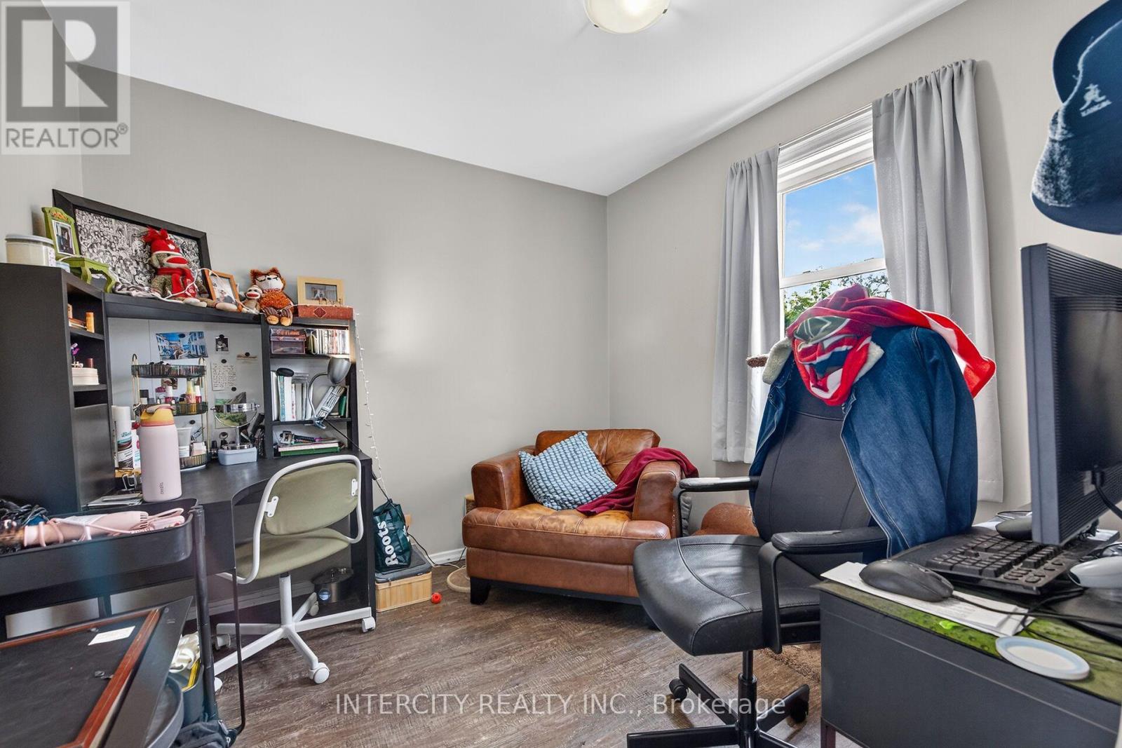 20 KENT STREET - 18