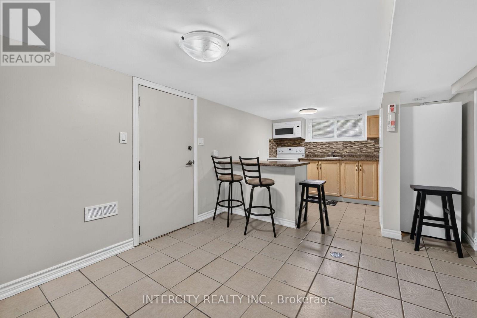 20 KENT STREET - 20
