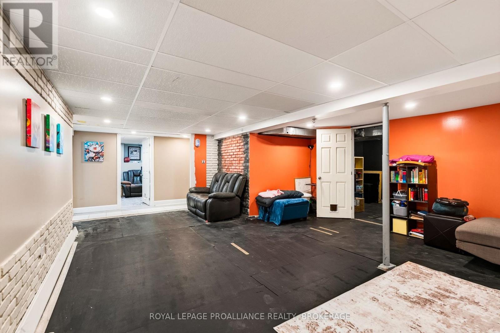 3199 PRINCESS STREET - Image 32
