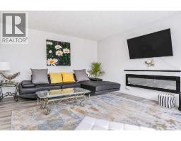 4pc Bathroom - 239 2 Street E, Brooks, AB T1R0G8 Photo 6