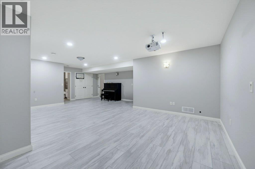 2440 4 Avenue SE - 16