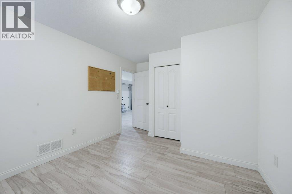2440 4 Avenue SE - 14