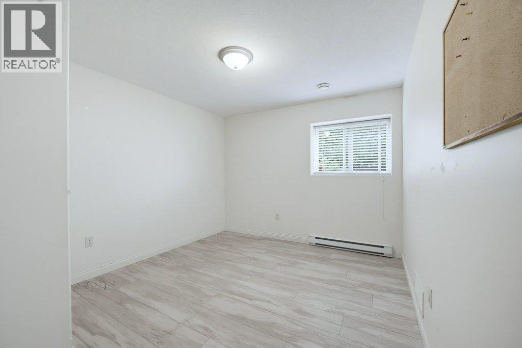 2440 4 Avenue SE - 13