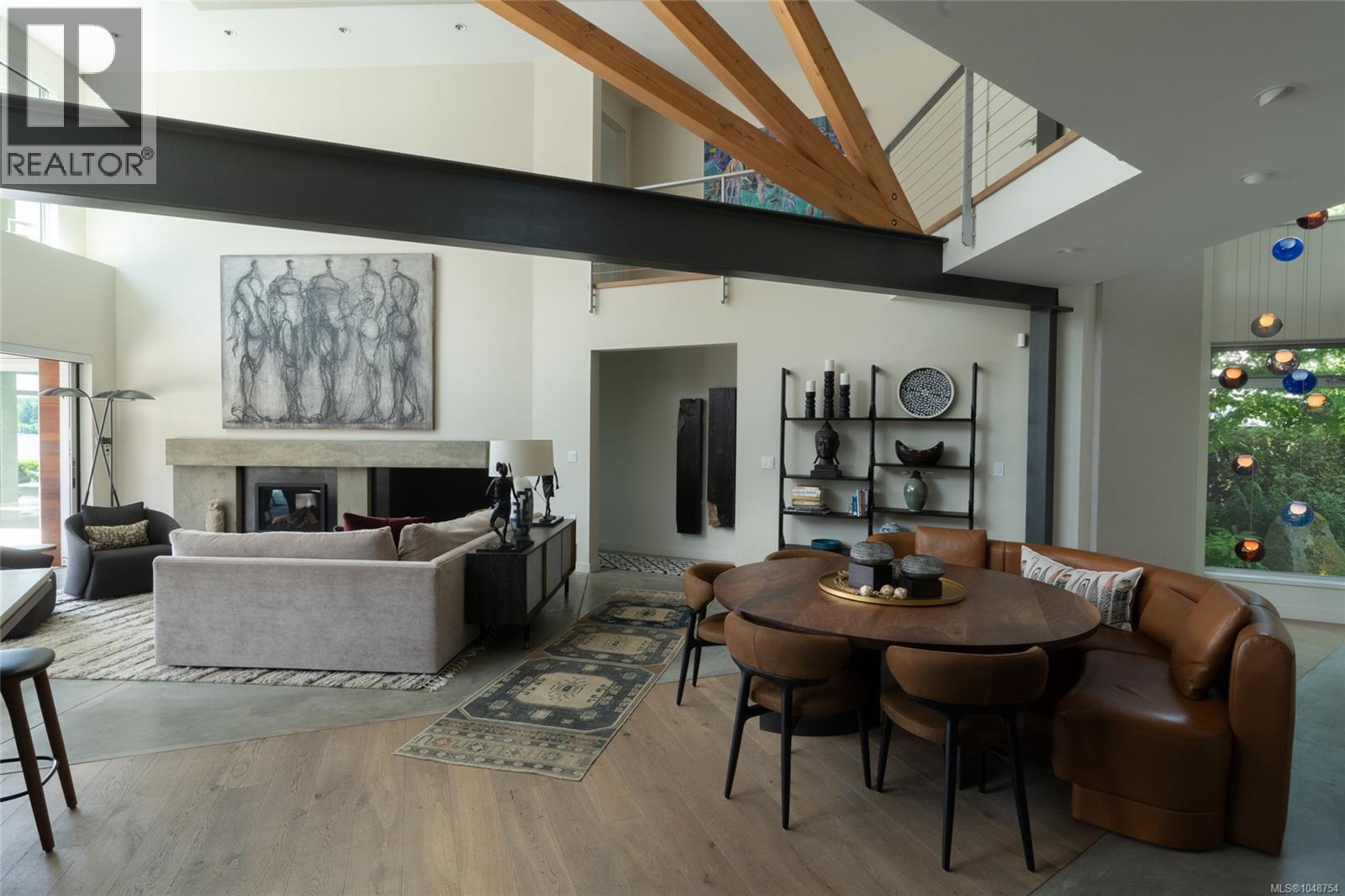3931 Cadboro Bay Rd - Image 15