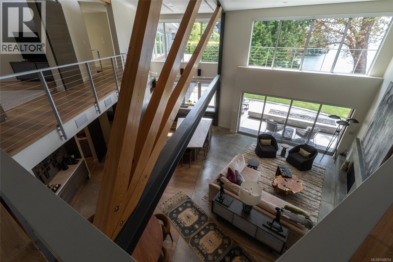 3931 Cadboro Bay Rd - 33