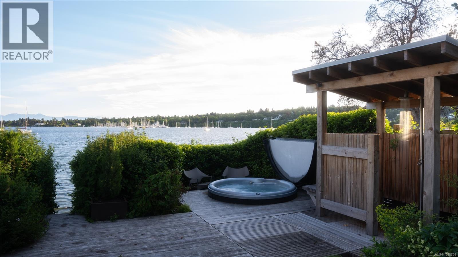 3931 Cadboro Bay Rd - 55