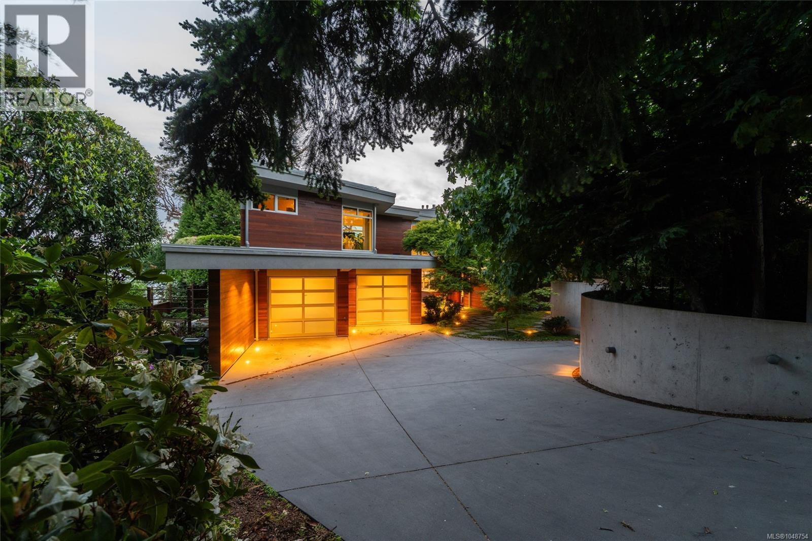 3931 Cadboro Bay Rd - 62