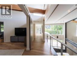 3931 Cadboro Bay Rd, Saanich, BC V8N4G7 Photo 31