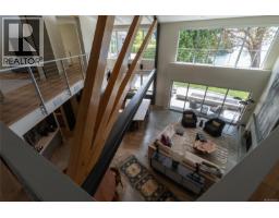 3931 Cadboro Bay Rd, Saanich, BC V8N4G7 Photo 33