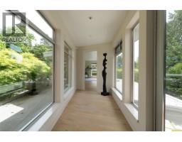 3931 Cadboro Bay Rd, Saanich, BC V8N4G7 Photo 39