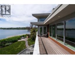 3931 Cadboro Bay Rd, Saanich, BC V8N4G7 Photo 41