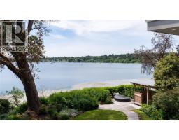 3931 Cadboro Bay Rd, Saanich, BC V8N4G7 Photo 43