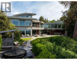 3931 Cadboro Bay Rd, Saanich, BC V8N4G7 Photo 44