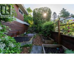 3931 Cadboro Bay Rd, Saanich, BC V8N4G7 Photo 46