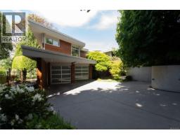 3931 Cadboro Bay Rd, Saanich, BC V8N4G7 Photo 54