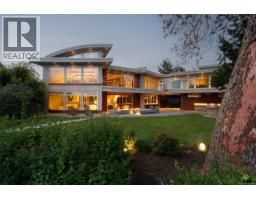 3931 Cadboro Bay Rd, Saanich, BC V8N4G7 Photo 58