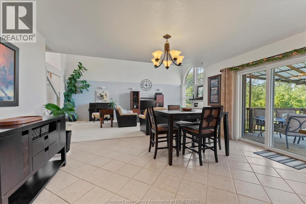 2705 LOMBARDY CRESCENT - 10