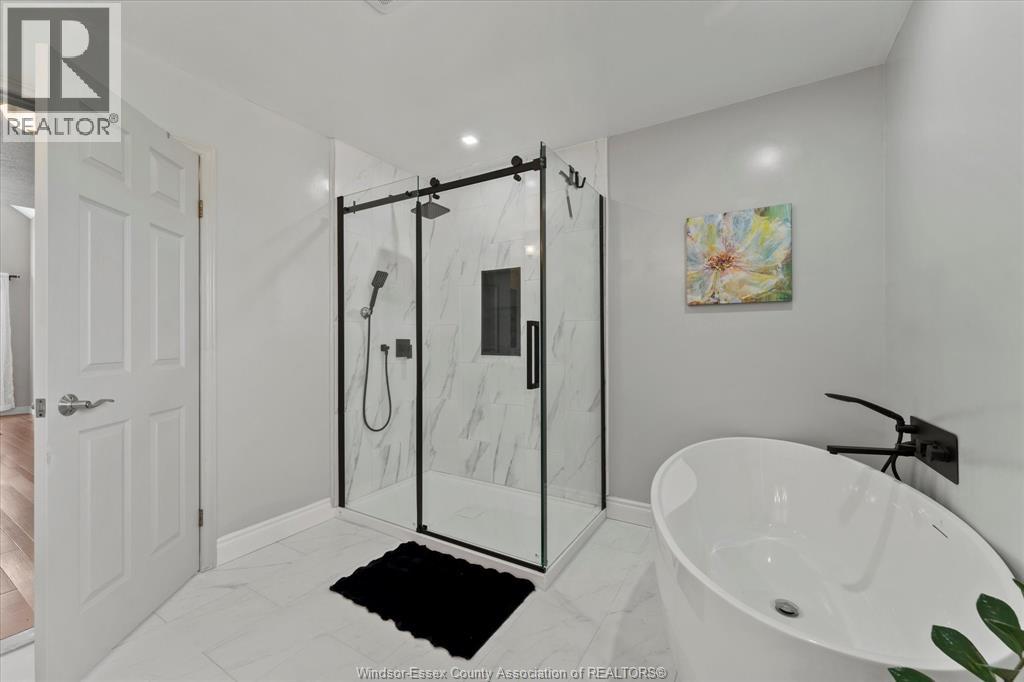 2705 LOMBARDY CRESCENT - 21