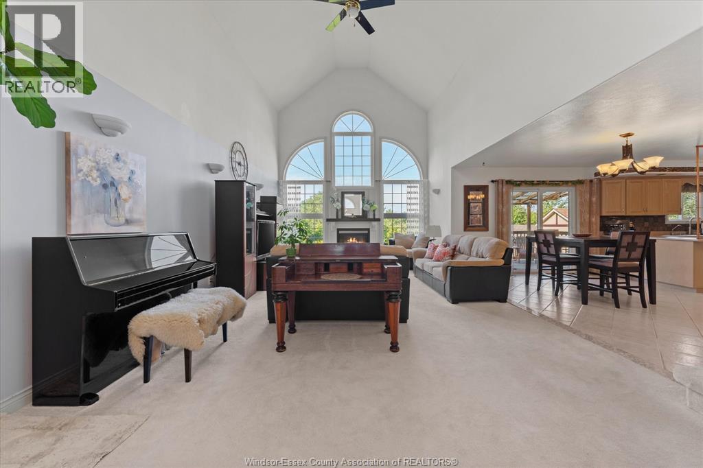 2705 LOMBARDY CRESCENT - 6