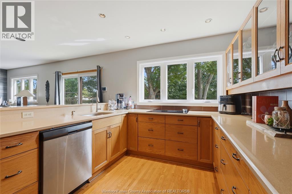 2574 BUCKINGHAM - 19