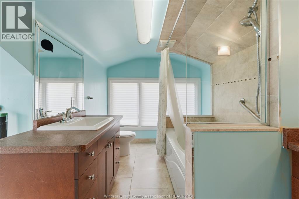 2574 BUCKINGHAM - 31