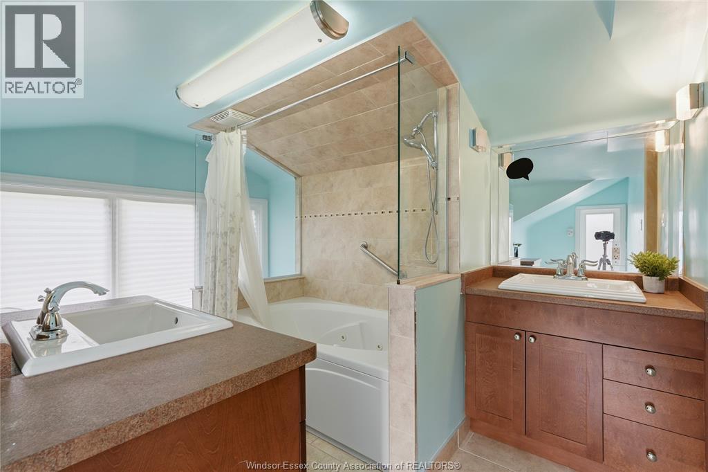 2574 BUCKINGHAM - Image 32
