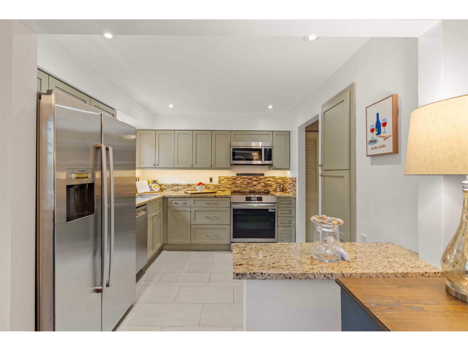 107 1368 FOSTER STREET, White Rock
