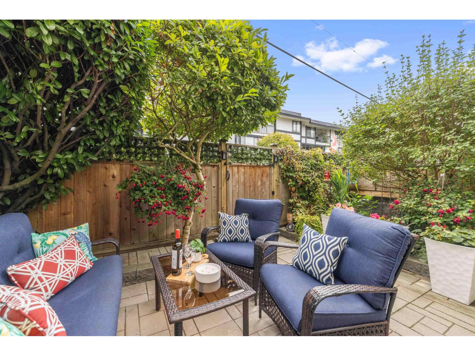 107 1368 FOSTER STREET, White Rock