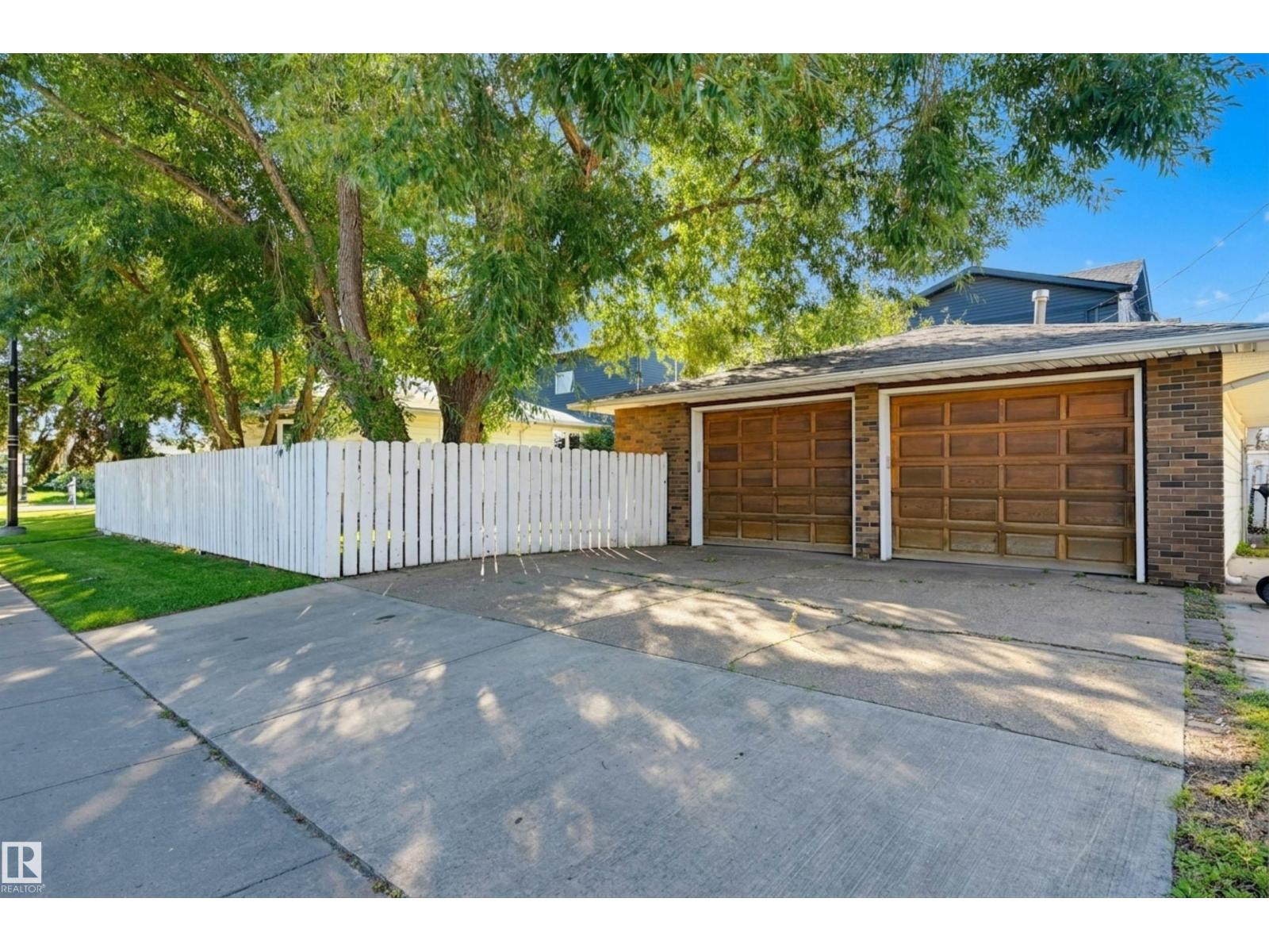 9544 148 ST NW - 43