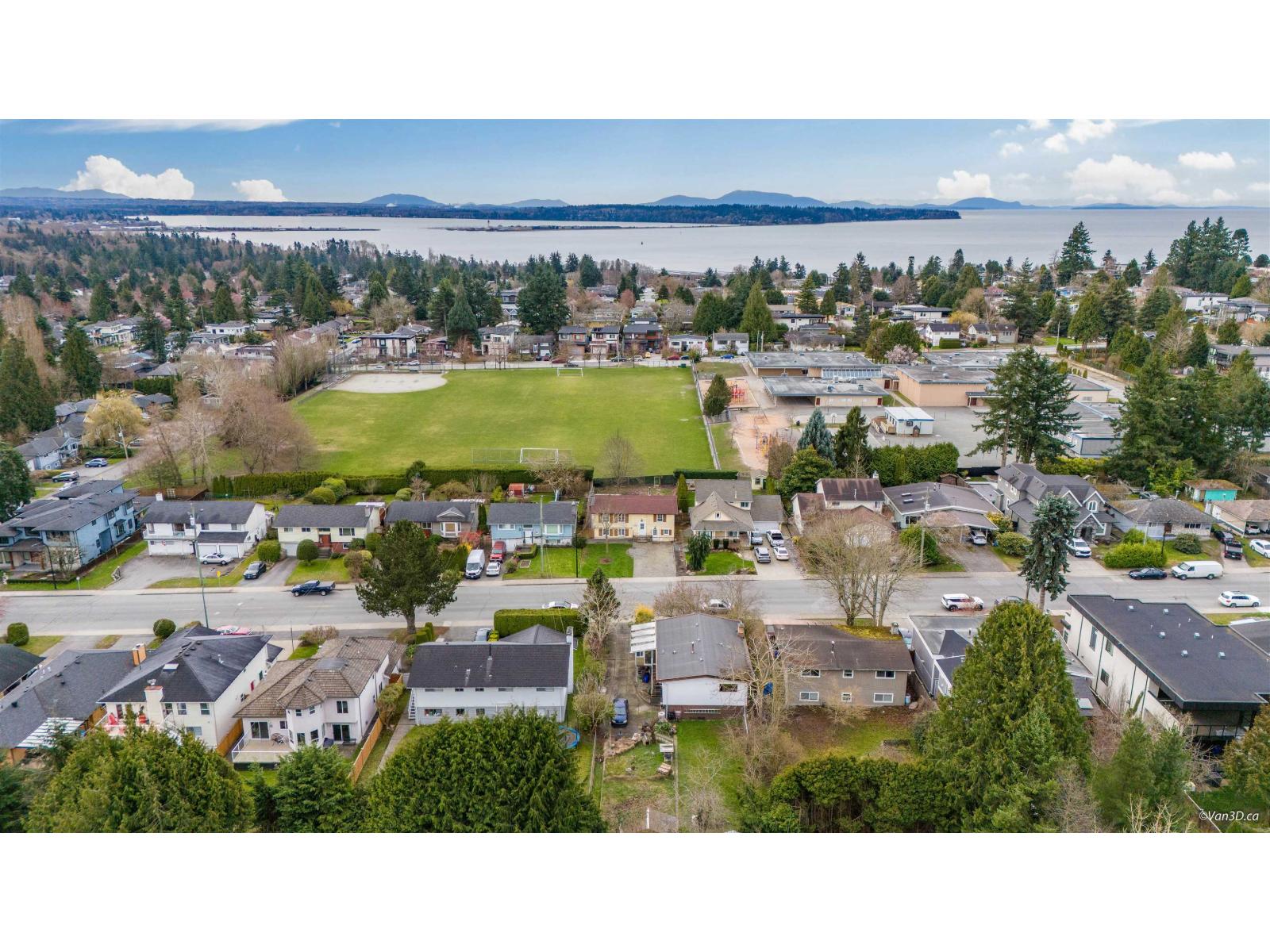 15894 THRIFT AVENUE, White Rock