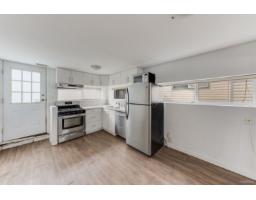 15894 Thrift Avenue, White Rock, BC V4B2M8 Photo 30