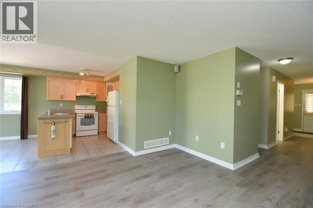 2 HARBOUR Drive Unit# 17, Stoney Creek — photo 6