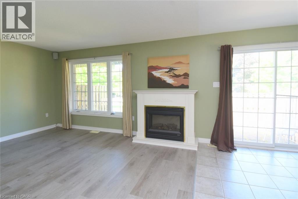 2 HARBOUR Drive Unit# 17, Stoney Creek — photo 7