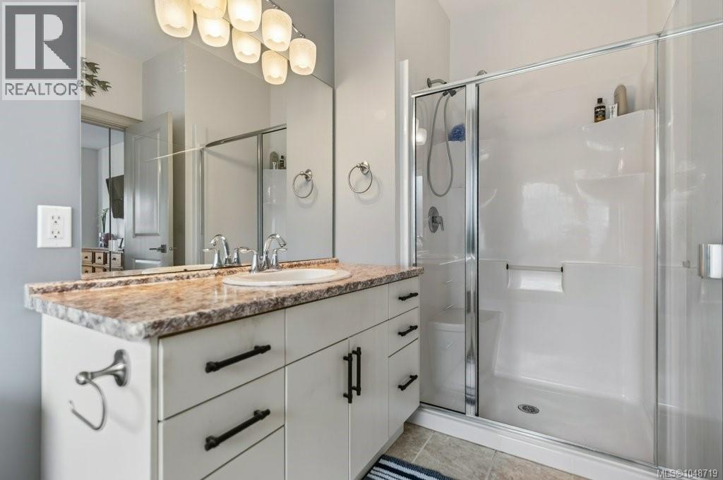 2581 Kendal Ave - 18