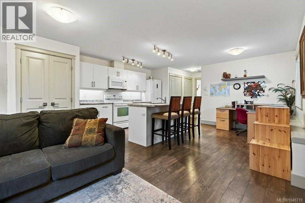 2581 Kendal Ave - 31