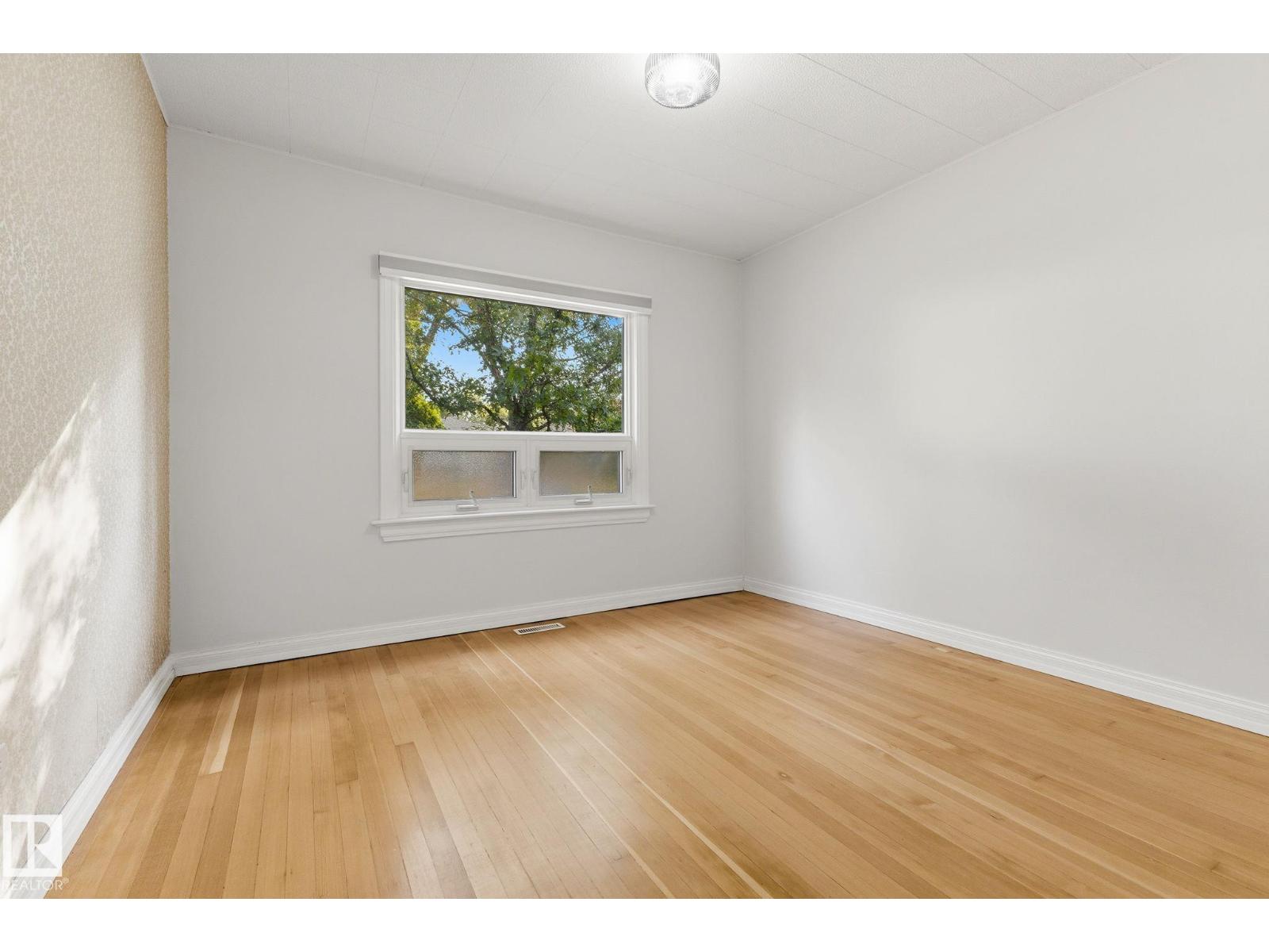 11424 67 ST NW - 8