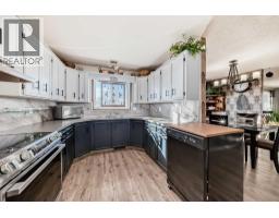Primary Bedroom - 10, 1342 Township Road 361, Rural Red Deer County, AB T4G0H9 Photo 6